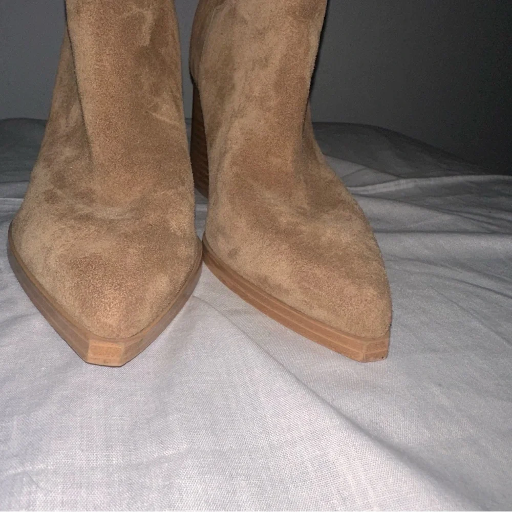 Marc Fisher Camel Suede Boots – Size 10 - Picture 5 of 8